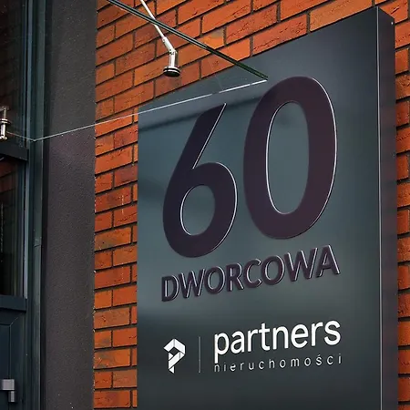 Dworcowa 60 *
